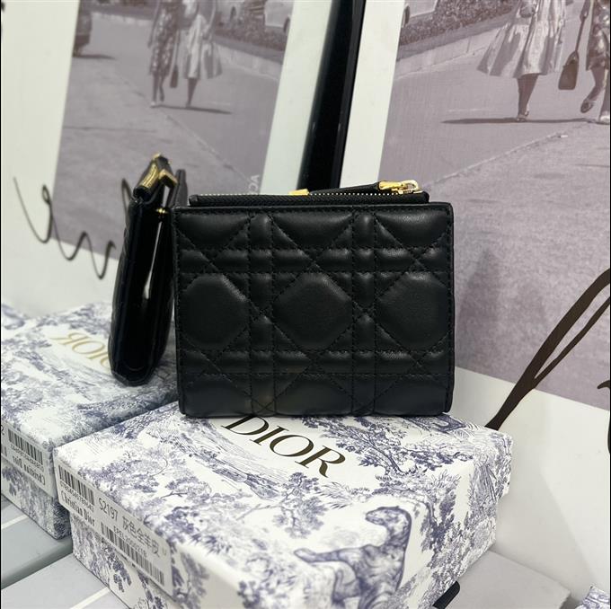 2025228Y 220P182144611